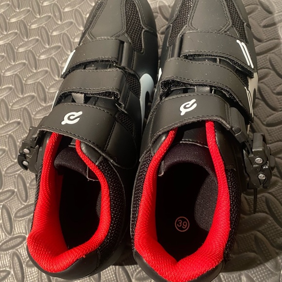 Peloton Cycling Altos Shoes Black Red size 7.5 Womens US / 39 EU - Picture 3 of 6